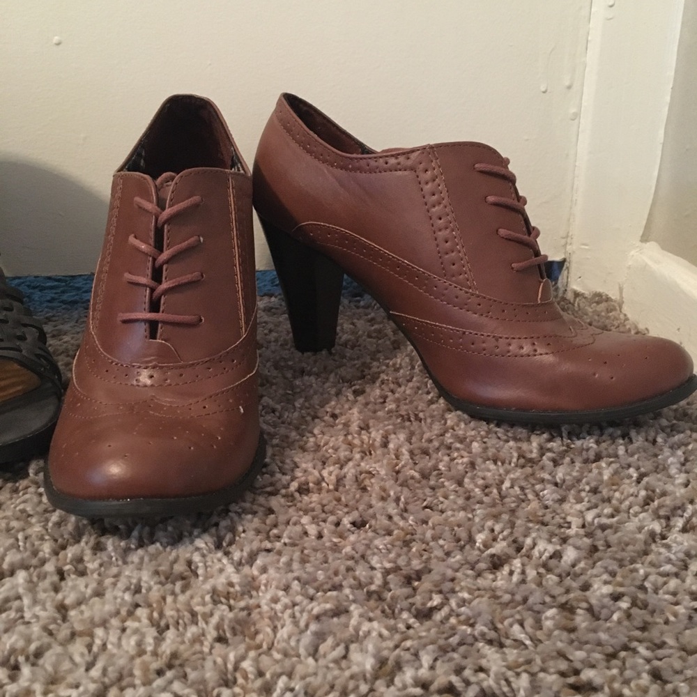 Women’s heeled booties